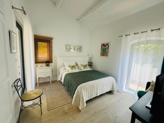 Les Cistes Bed and Breakfast Mallemort Eksteriør billede
